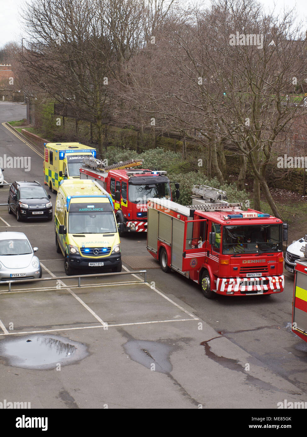 Eine Wohnung im Erdgeschoss Feuer an 'Knotts Wohnungen in Tynemouth an den Ufern des Flusses Tyne in North Tyneside, in der Nähe von Newcastle. Stockfoto