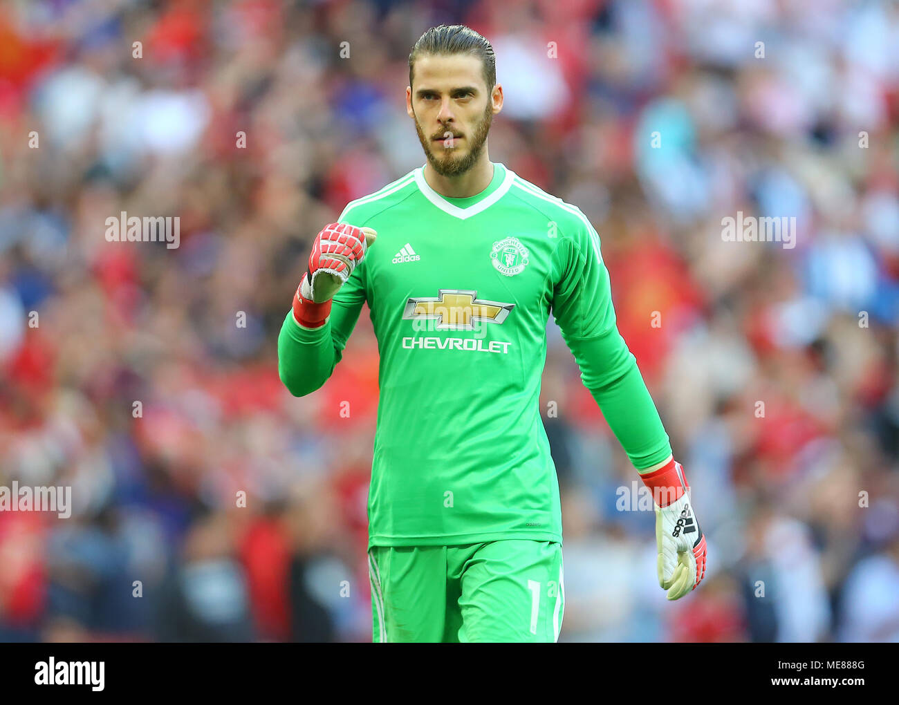 David De Gea von Manchester United feiert Jesse Lingard von Manchester United Ziel während der FA Cup Semi Finale zwischen Manchester United und Tottenham Hotspur im Wembley Stadium am 21. April 2018 in London, England. (Foto von Leila Coker/phcimages.com) Stockfoto