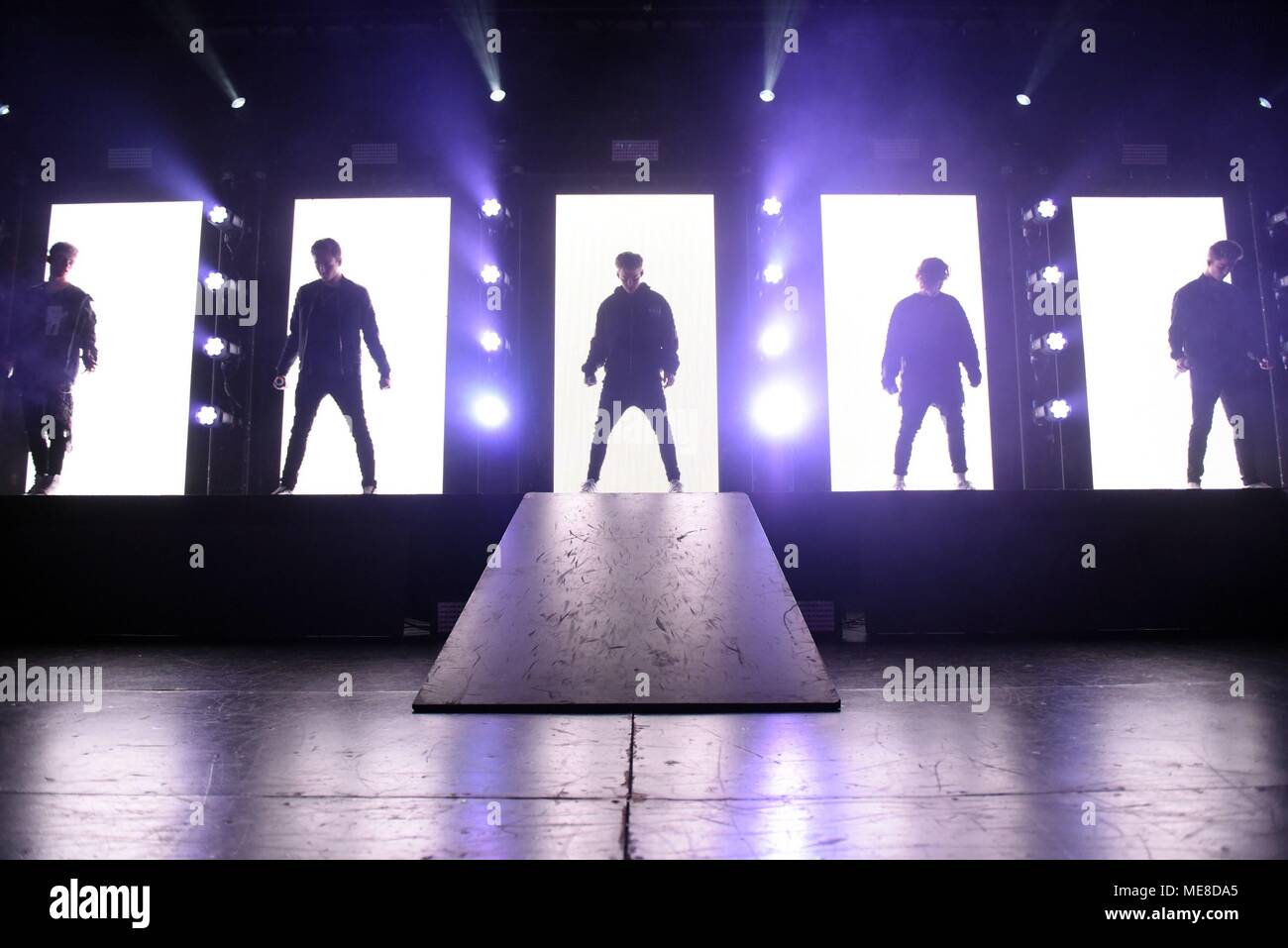 New York, NY, USA. 21 Apr, 2018. Corbyn Besson, Jona Marais, Zach Herron, Jack Avery, Daniel Seavey anwesend für WARUM GEHEN WIR NICHT im Konzert, Playstation Theater, New York, New York, 21. April 2018. Credit: Derek Sturm/Everett Collection/Alamy leben Nachrichten Stockfoto