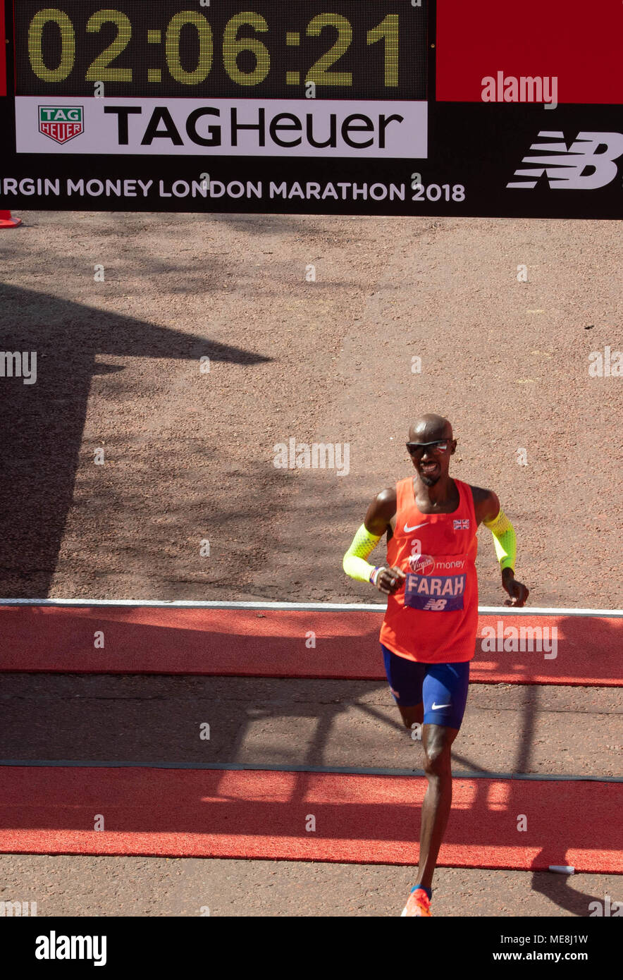 London, UK, 22. April 2018 in London, UK, Marathon Mo Farah + kam im dritten im Elite Rennen der Männer in 2 Std. 6 min 21 sec Credit: Ian Davidson/Alamy leben Nachrichten Stockfoto