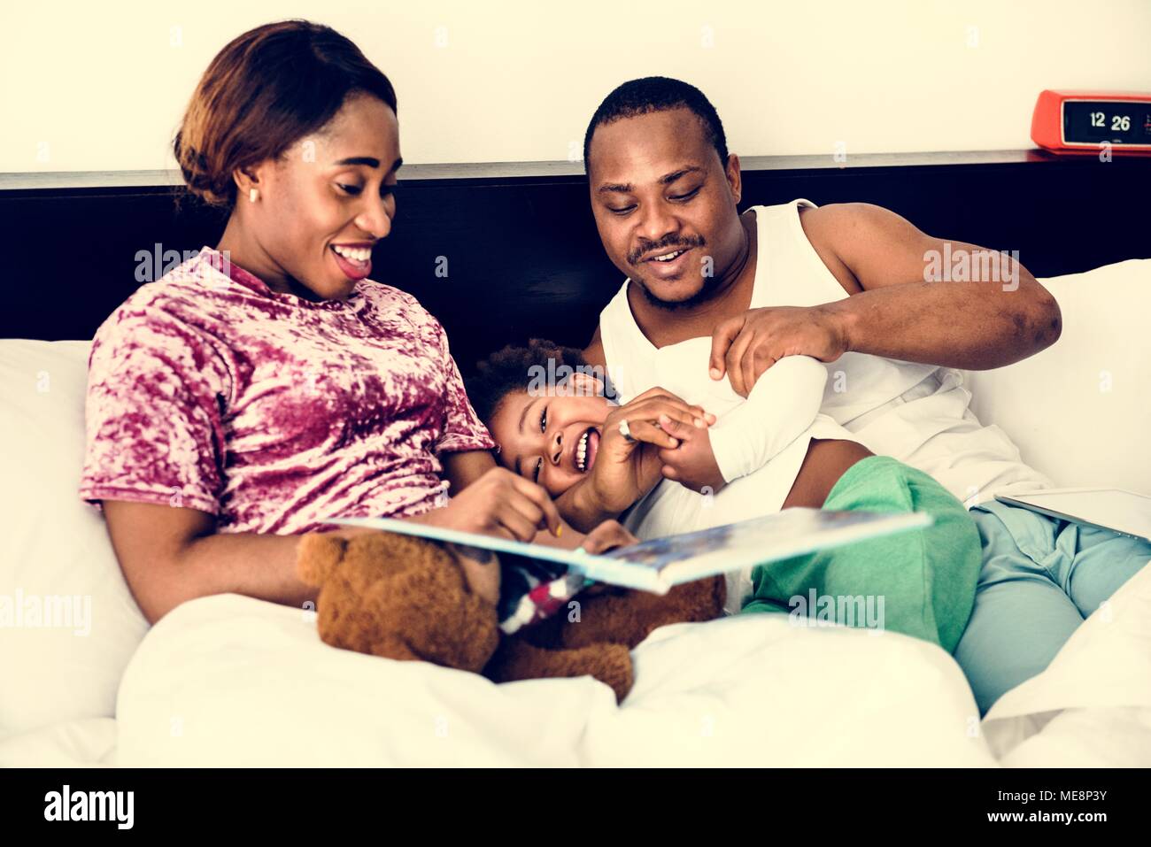Schwarze Familie verbringen Zeit miteinander Liebe Glück Stockfoto