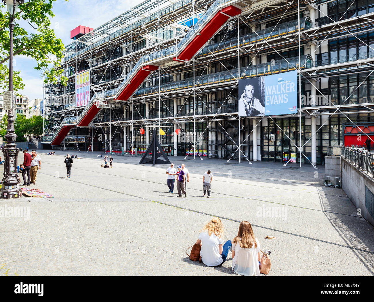 Fassade des Centre Georges Pompidou timelapse in Paris, Frankreich. Das Zentrum von Georges Pompidou ist eines der bekanntesten Museen der moderne Ar Stockfoto