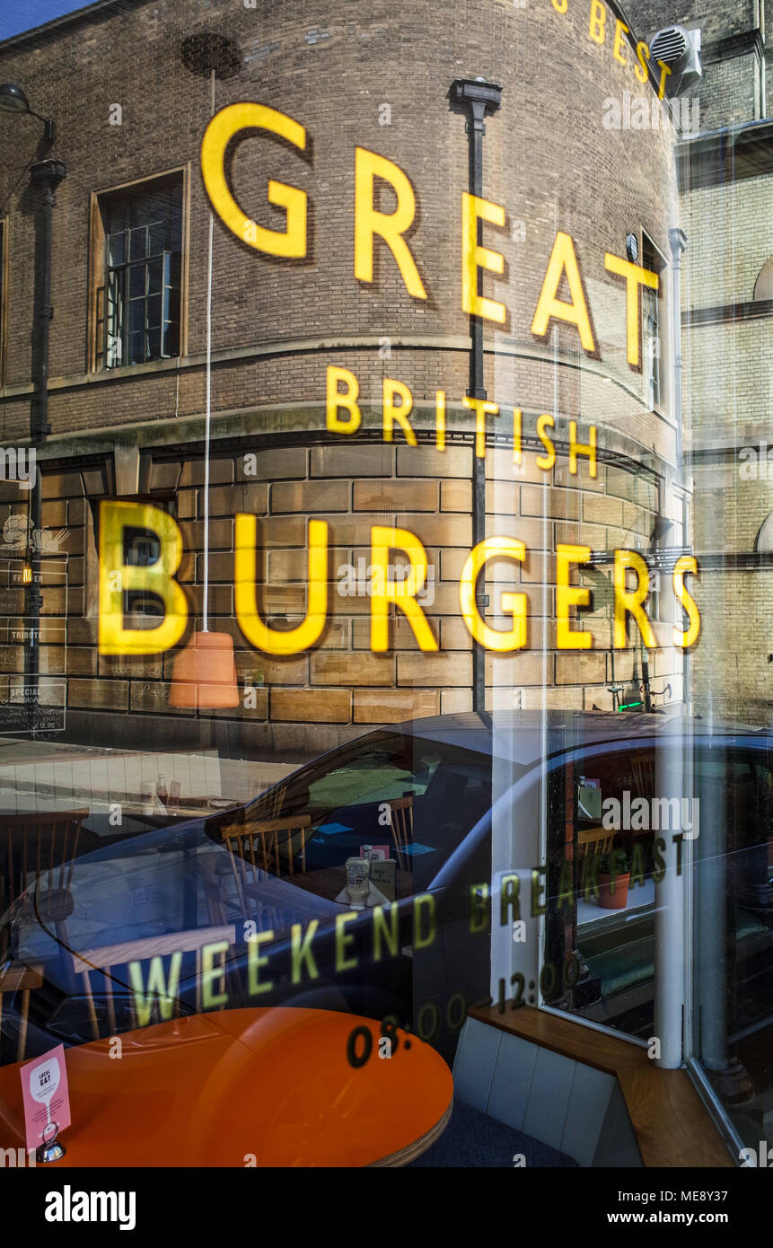 Große britische Burger Zeichen außerhalb der ehrliche Burger Restaurant im Zentrum von Cambridge Großbritannien Stockfoto