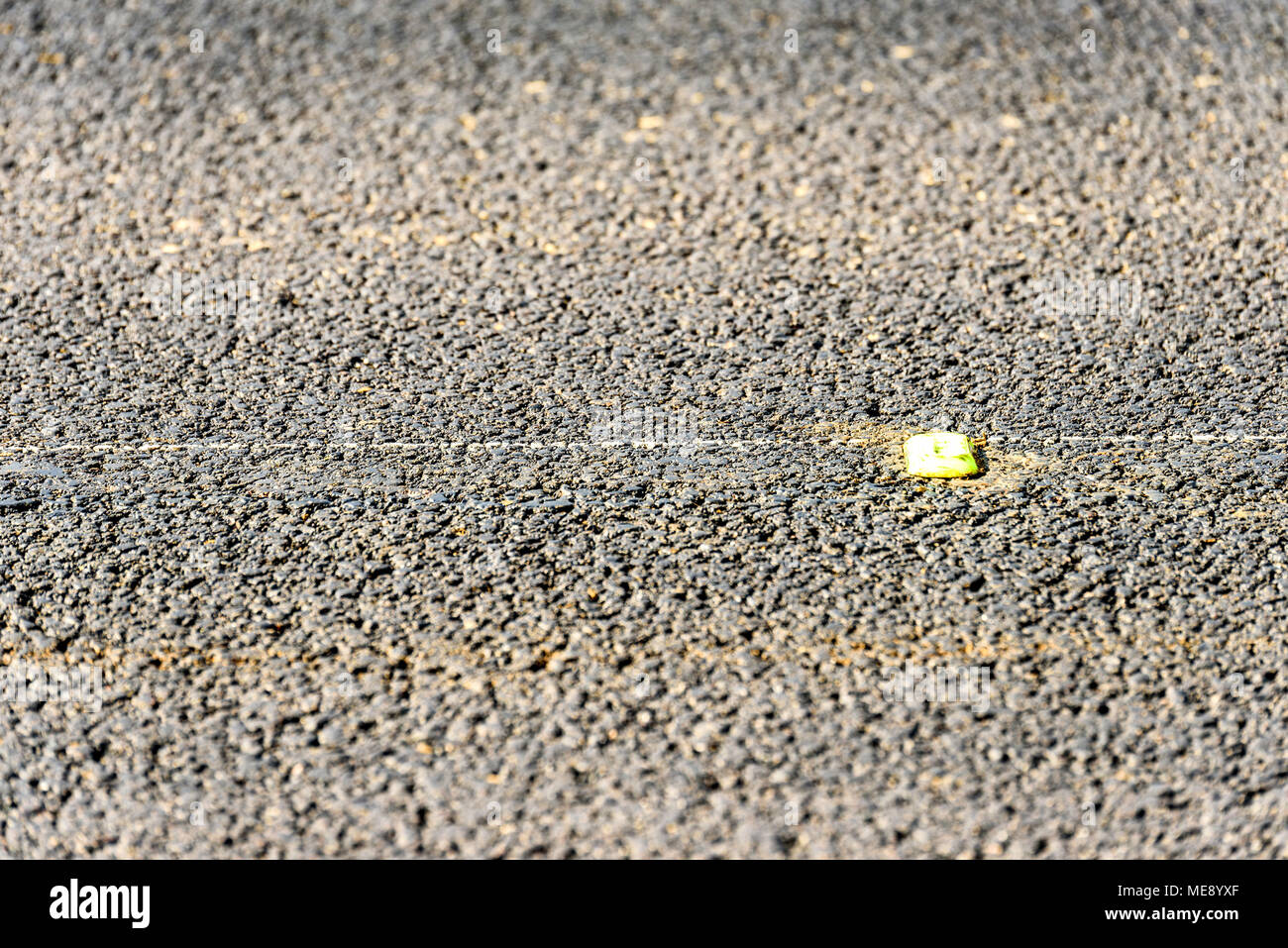 Closeup temporäre Gelb devider Auf de Autobahn. Stockfoto