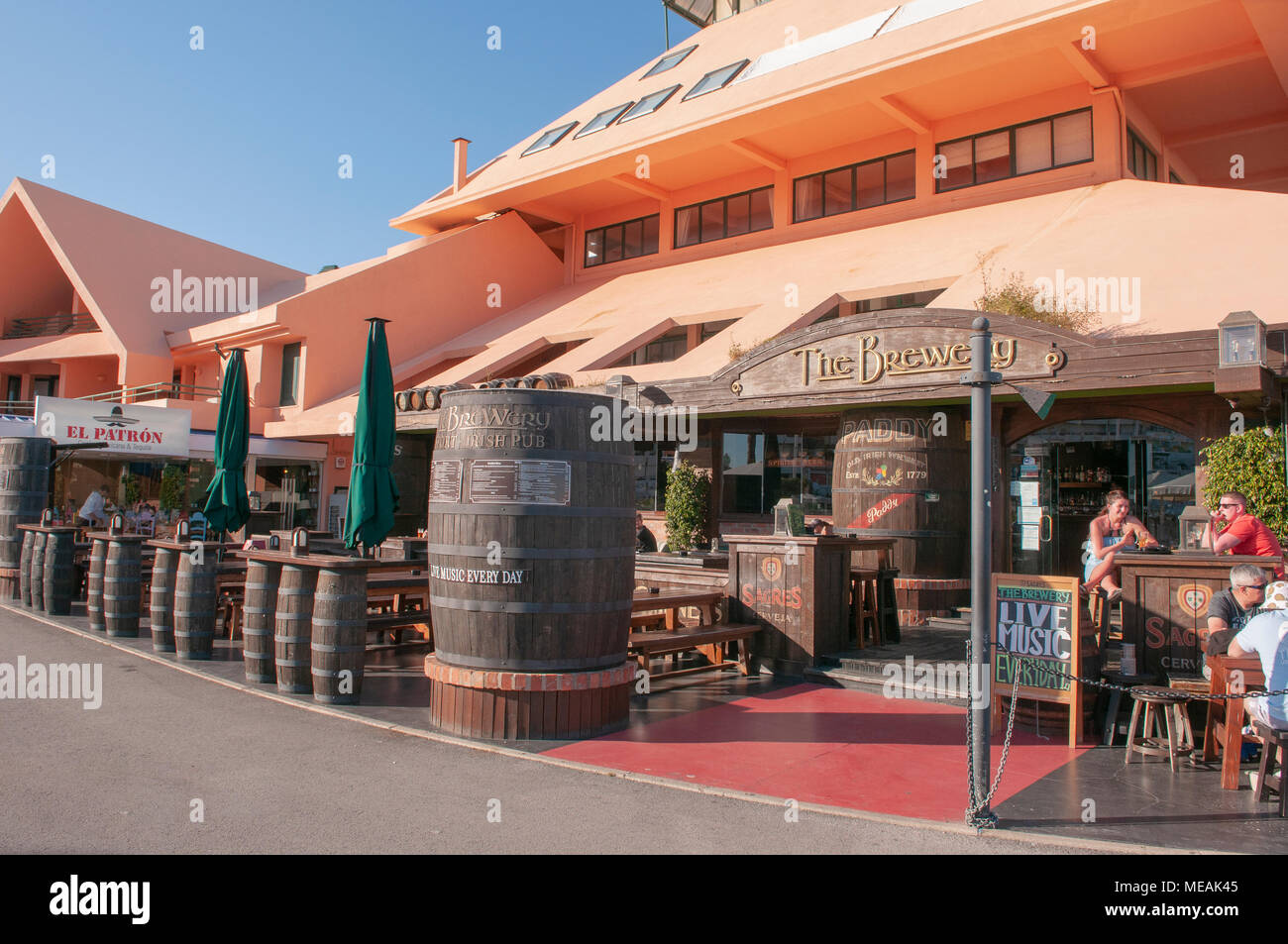 Die Brauerei Irish Pub an der Marina, Vilamoura, Algarve, Portugal. Stockfoto