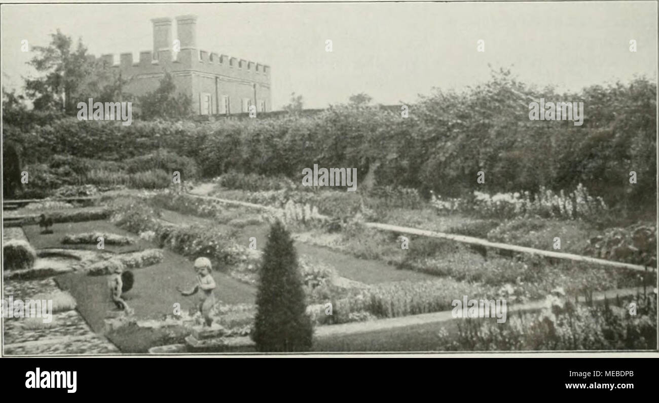 . Gartenkunst sterben. Schloß: Der Hamptoncourt Pondgarden. Stockfoto
