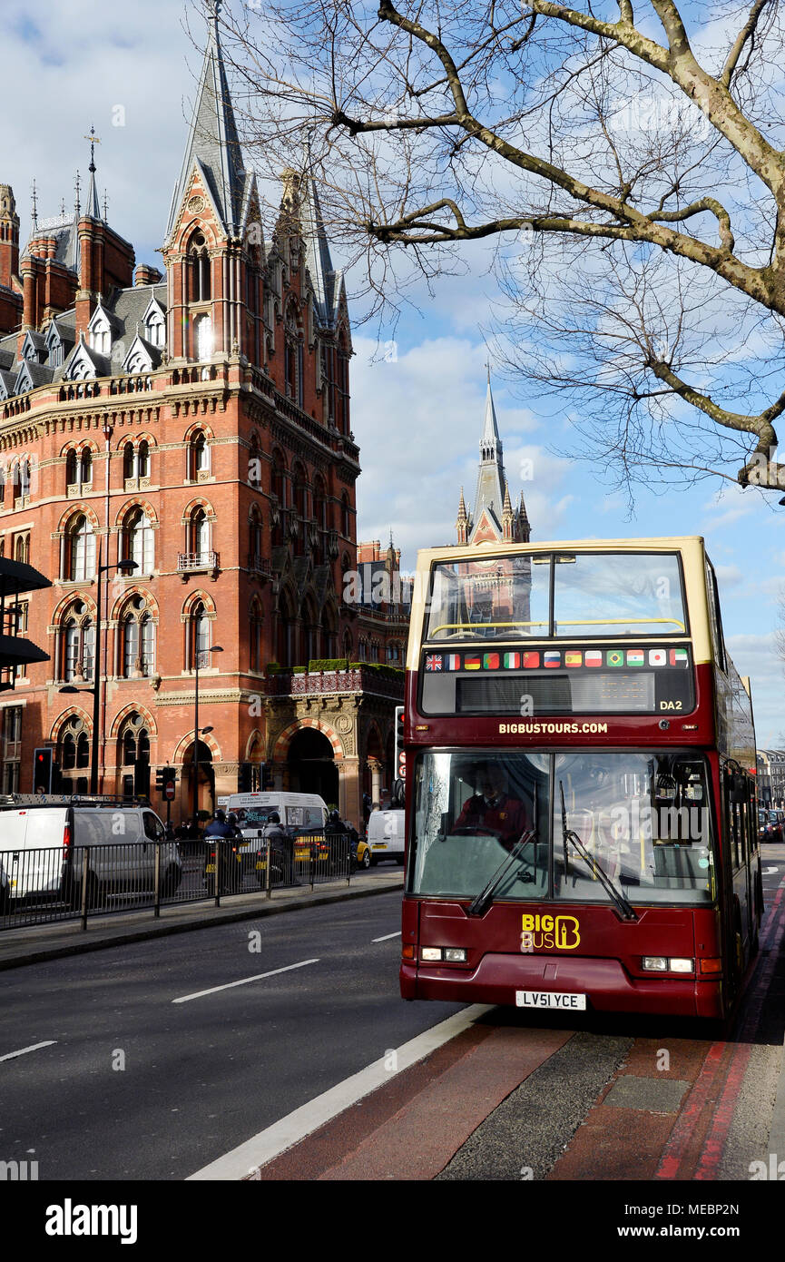 Der Verkehr auf der Euston Street - London - England Stockfoto