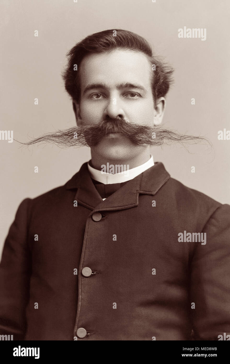 19. Jahrhundert Mann, George B. Meilen, mit extrem breitem Schnurrbart. Foto c 1891 von C.M. Bell. Stockfoto