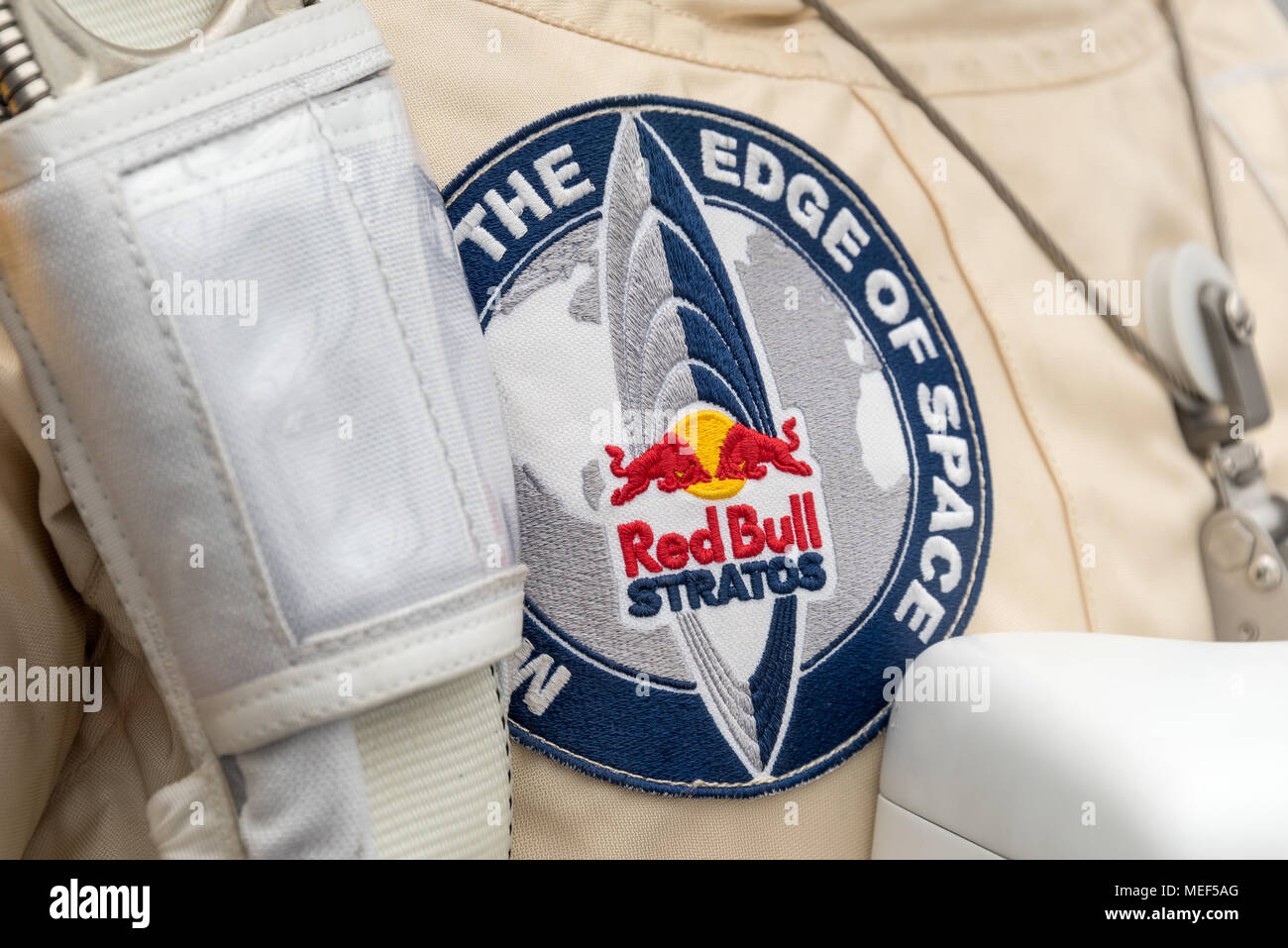 This Is How Much Money Felix Baumgartner Really Made (So Reich War Red Bull Star – Enthüllt!) - hv3j6km
