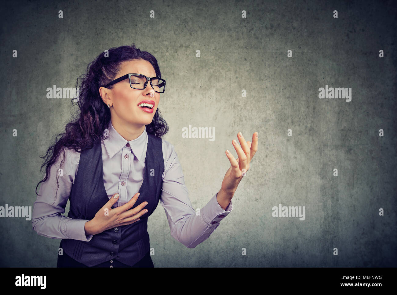 Verzweifelt business Frau schreien um Hilfe bitten um Vergebung Stockfoto