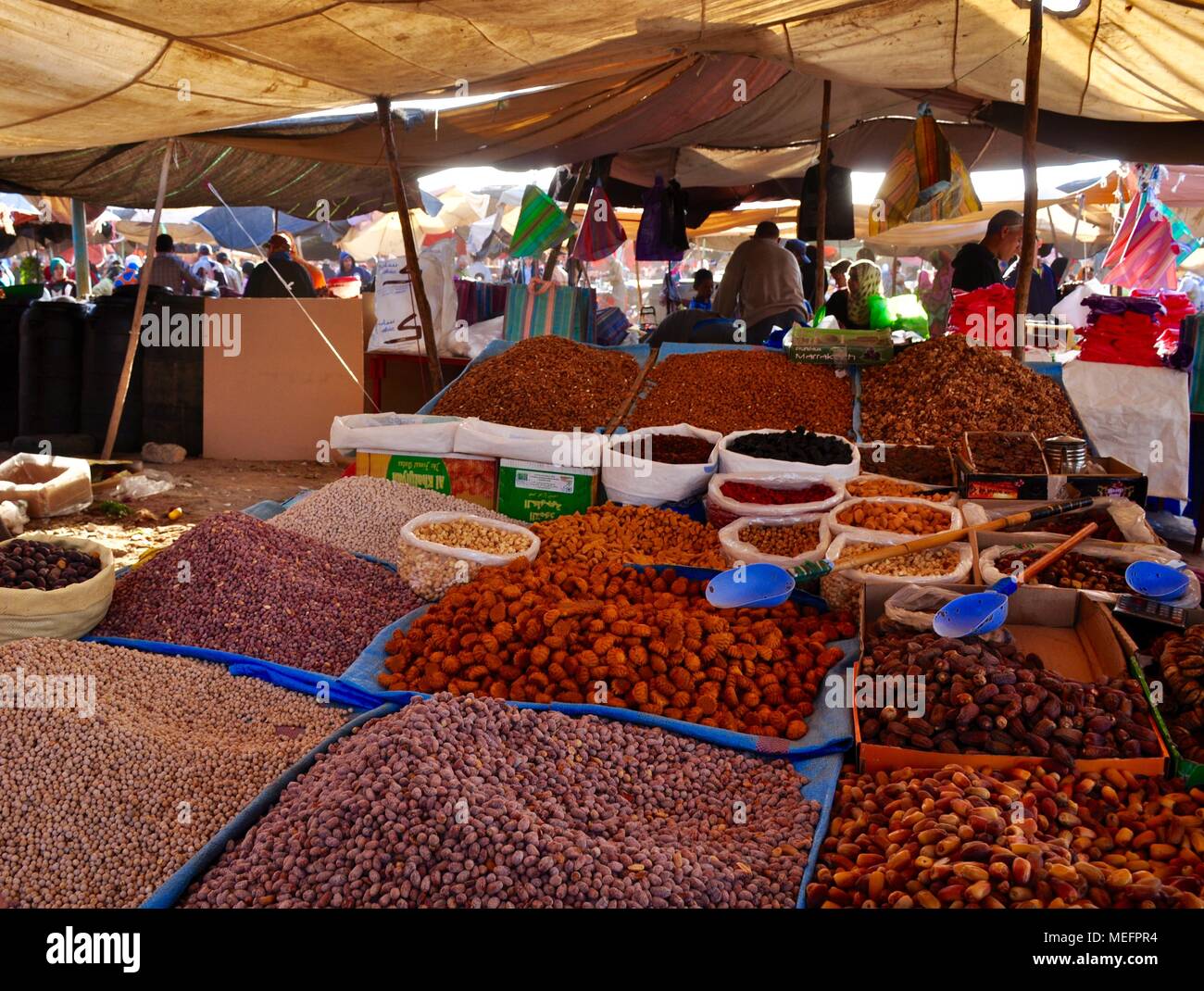 Marktstand verkaufen, Gebäck, Nüsse und getrocknete Früchte, Marokko Stockfoto