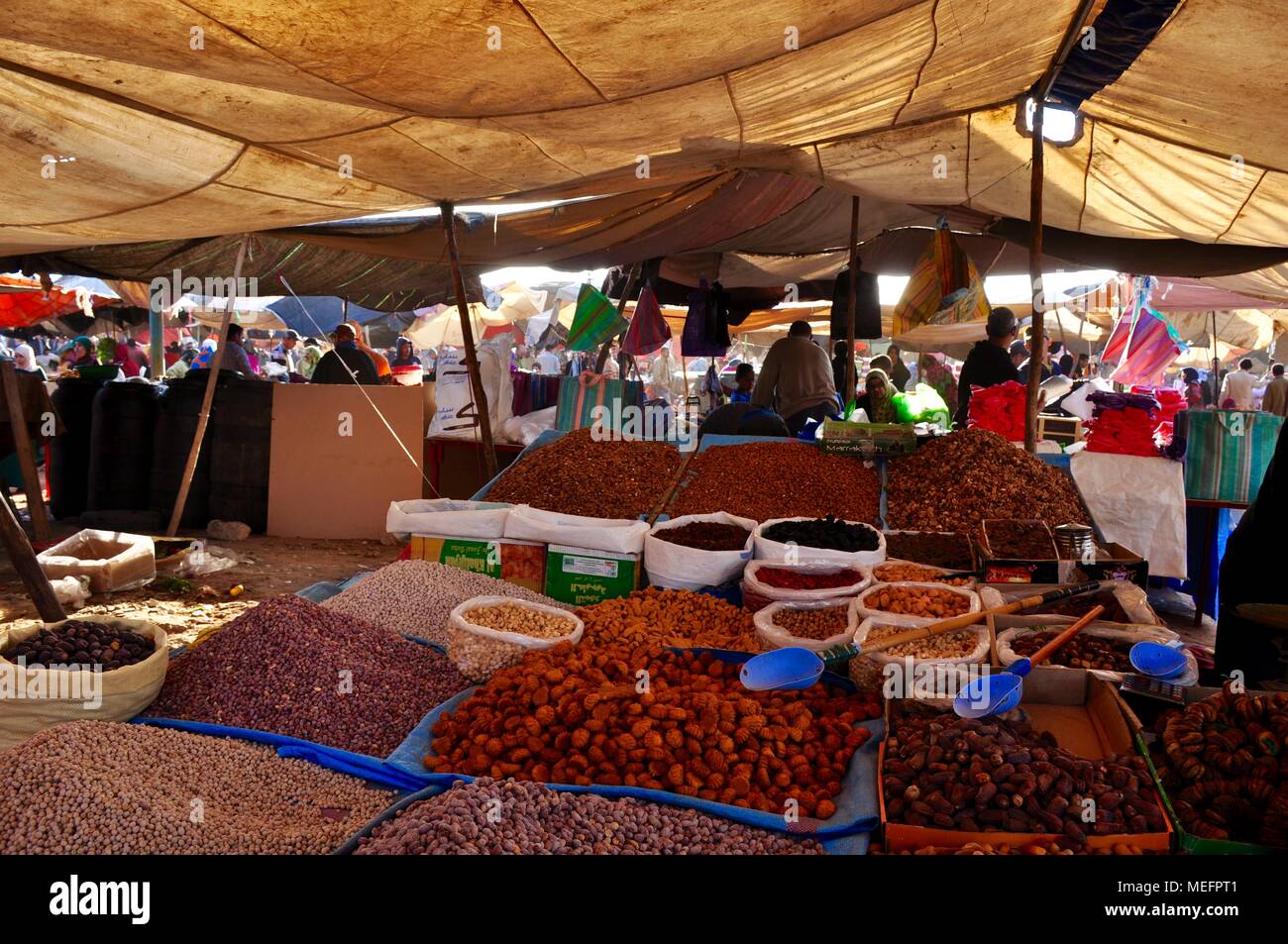 Marktstand verkaufen, Gebäck, Nüsse und getrocknete Früchte, Marokko Stockfoto