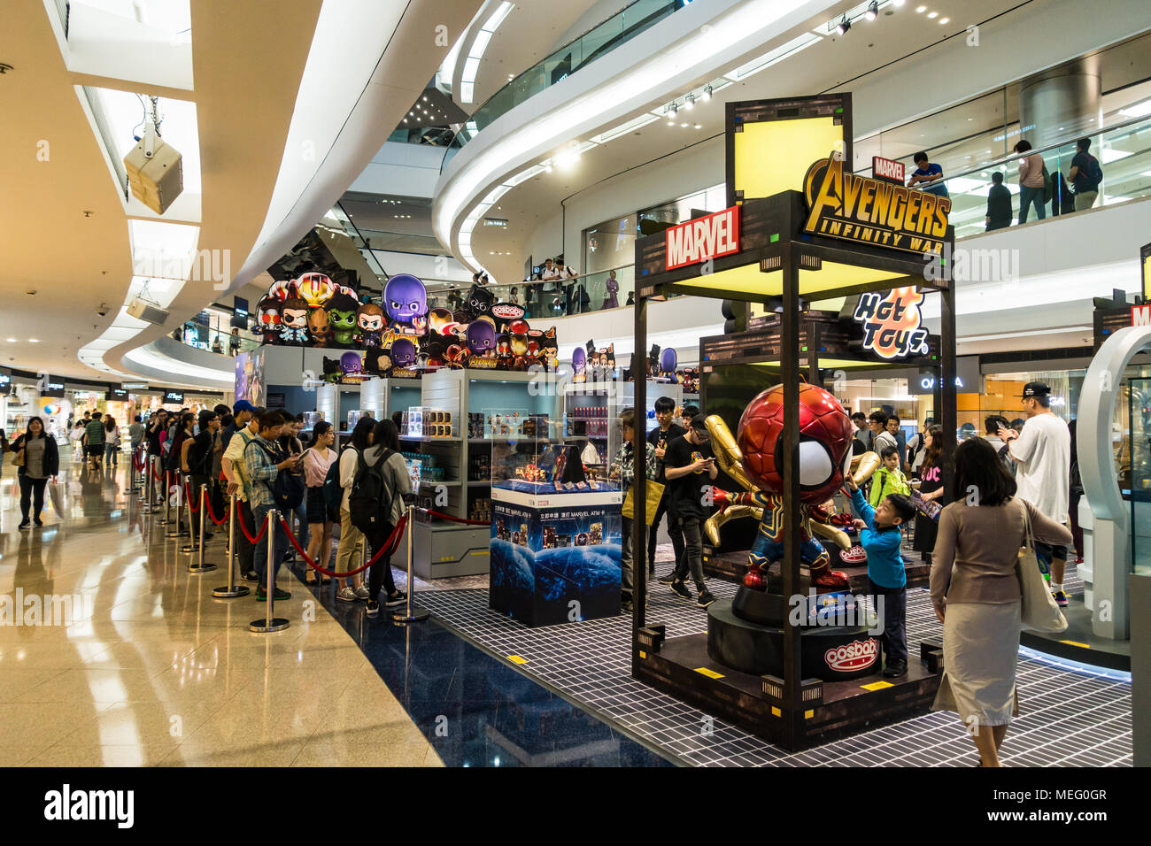 Marvel pop-up-Store in der Shopping Mall (Mitte) in Hongkong Stockfoto