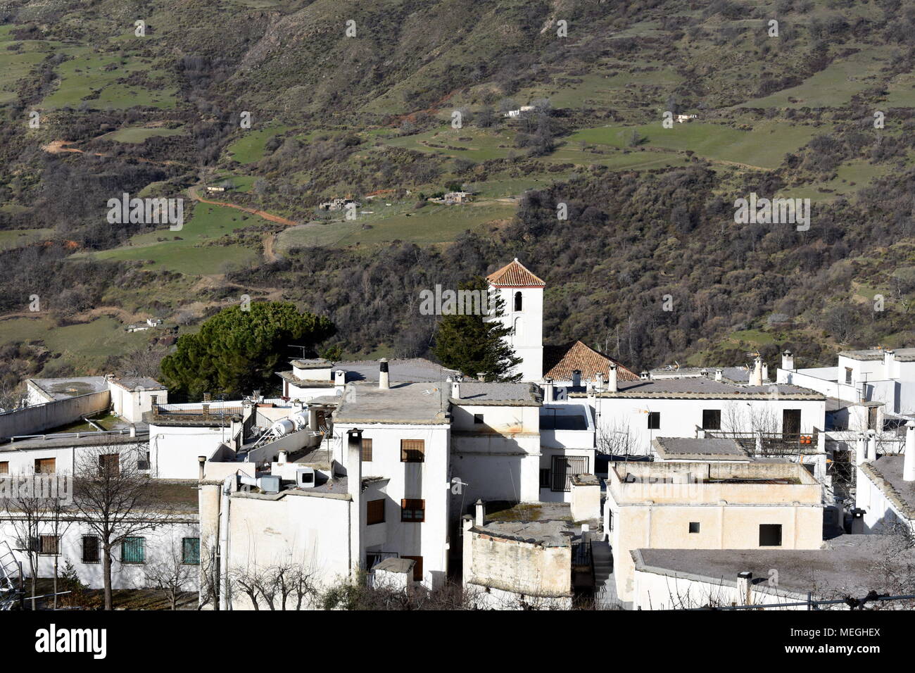 Sicht auf die weißen Dorf Capileira, Las Alpujarras, Provinz Granada, Spanien Stockfoto