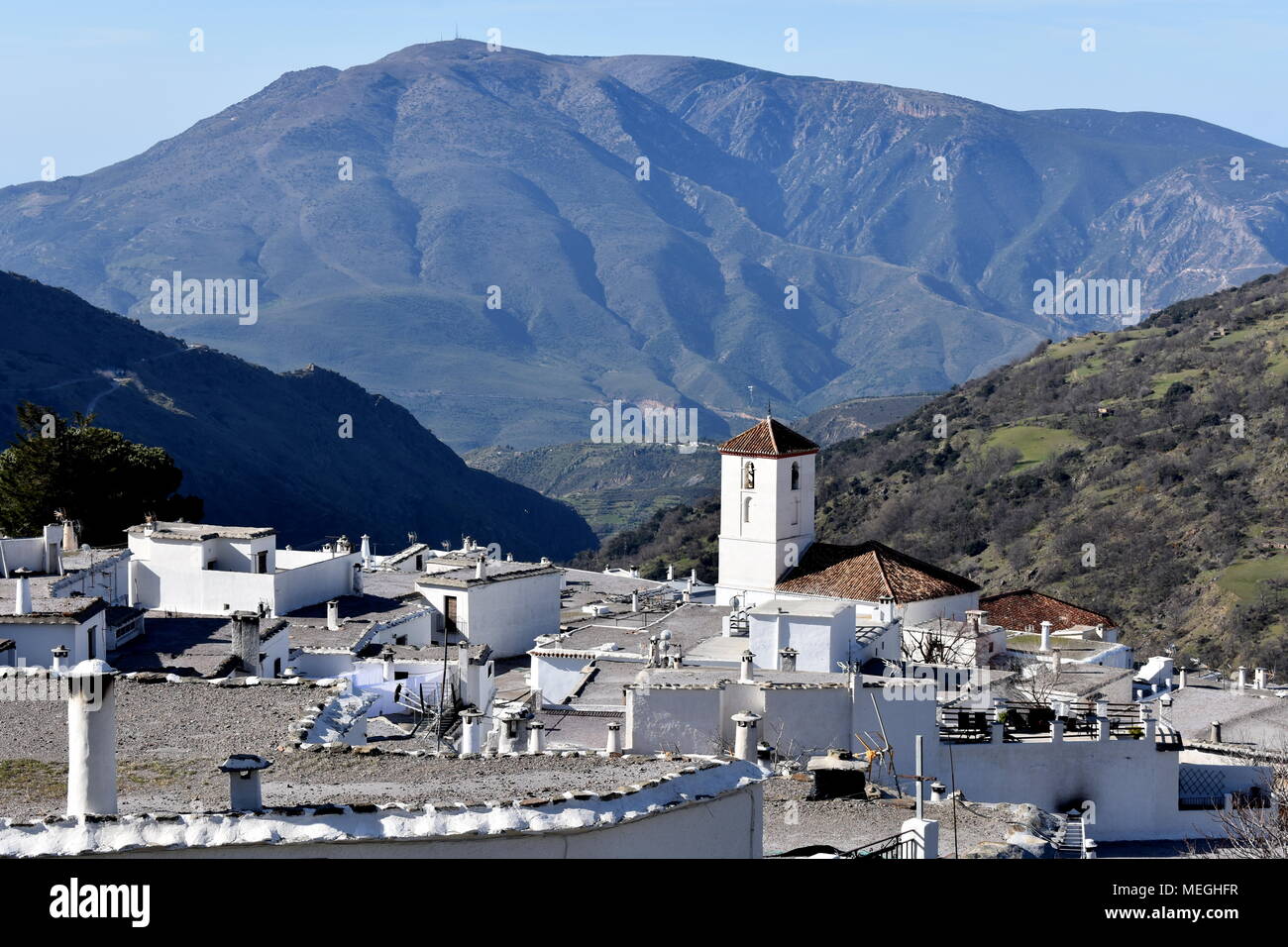 Die weiß getünchten Dorf Capileira und das poqueira Tal, Las Alpujarras, Spanien Stockfoto