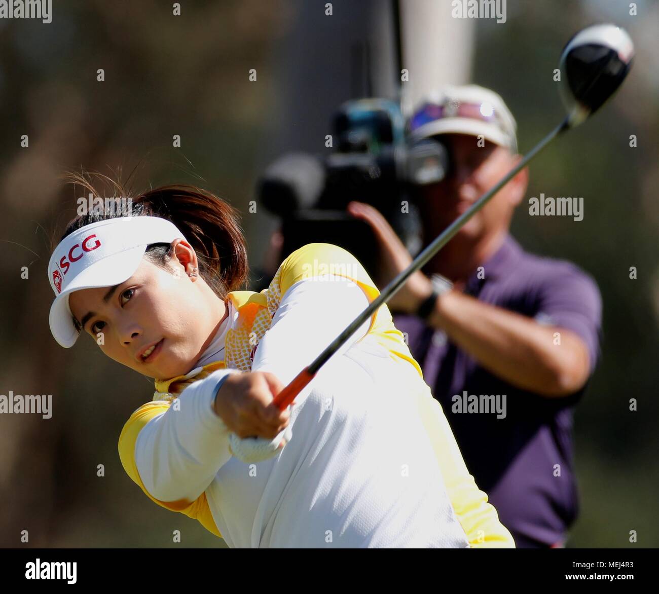Los Angeles, USA. 22 Apr, 2018. Moriya Jutanugarn von Thailand zweigt weg während der Endrunde der HUGEL - JTBC geöffneten LA LPGA Golf Turnier am Wilshire Land am 22 April, 2018, in Los Angeles, USA. Moriya Jutanugarn behauptete den Titel. Credit: Zhao Hanrong/Xinhua/Alamy leben Nachrichten Stockfoto
