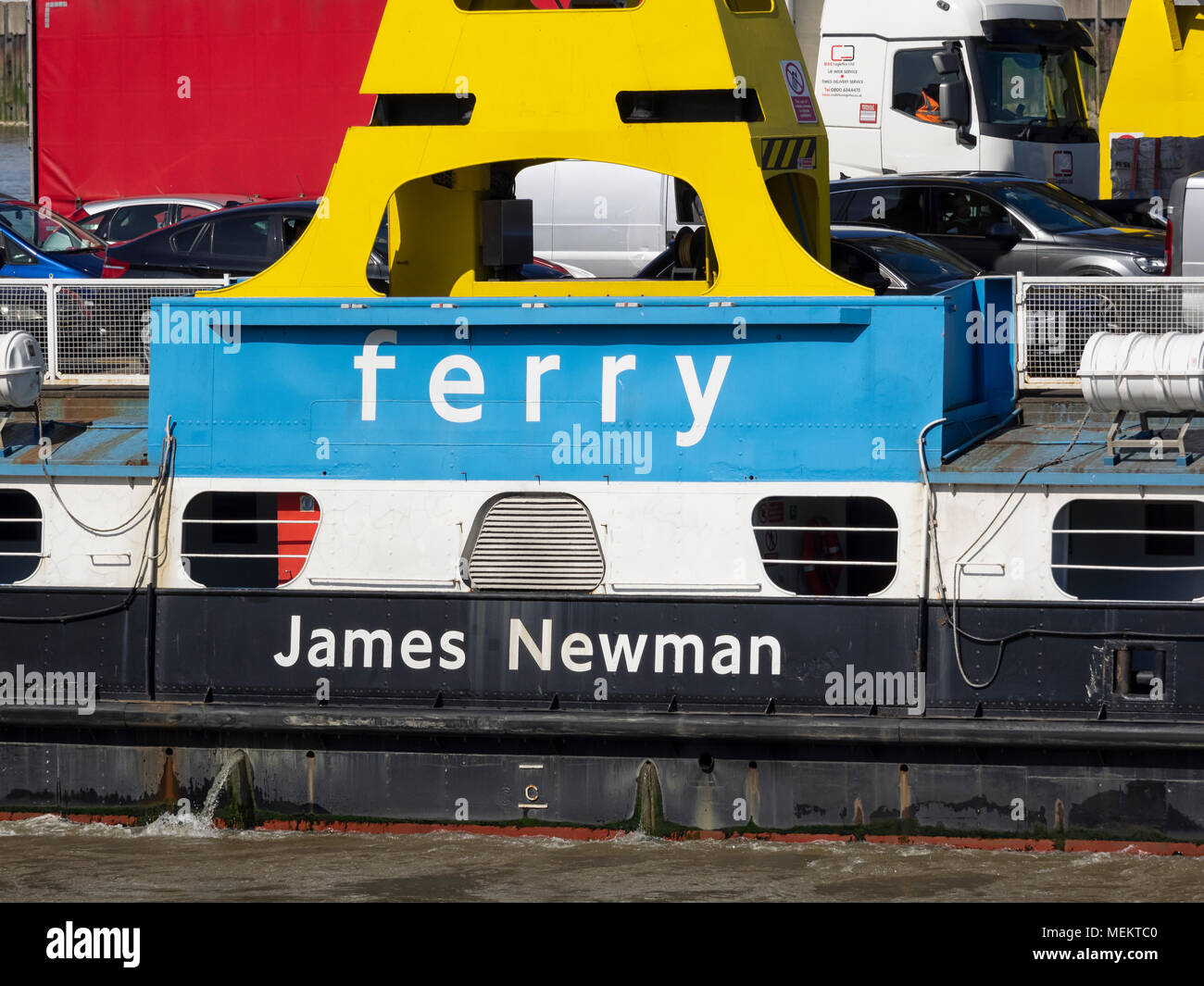 LONDON, Großbritannien - 05. APRIL 2018: Detail der Woolwich Ferry 'James Newman' auf der Themse Stockfoto