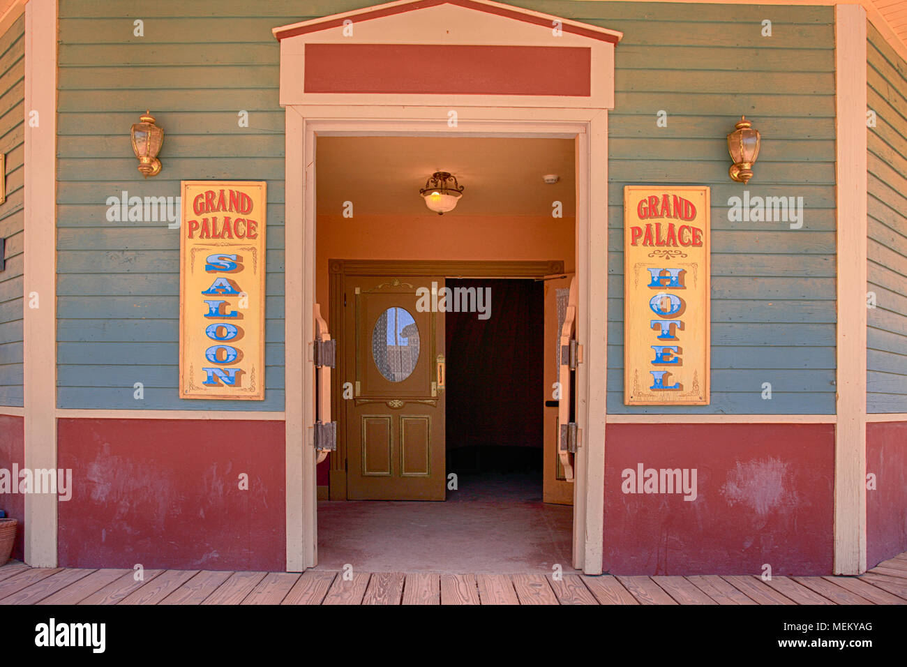 Eingang zum Grand Palace saloon Gebäude am Alten Tucson Studios Freizeitpark in Arizona Stockfoto
