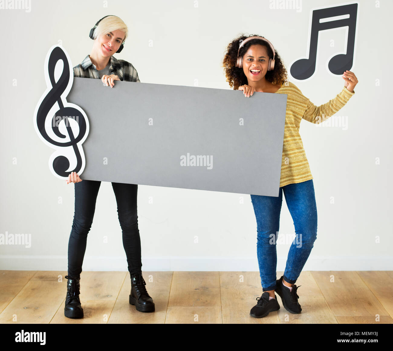 Junge Frauen Musik Symbole Stockfoto