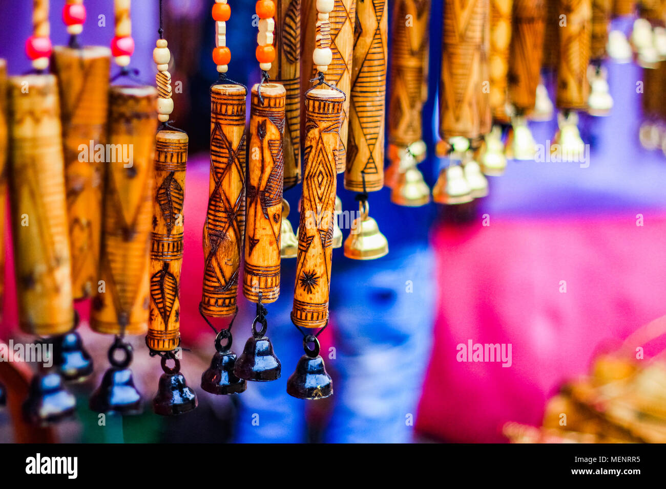 Wooden Wind Chime Stockfotos und -bilder Kaufen - Alamy