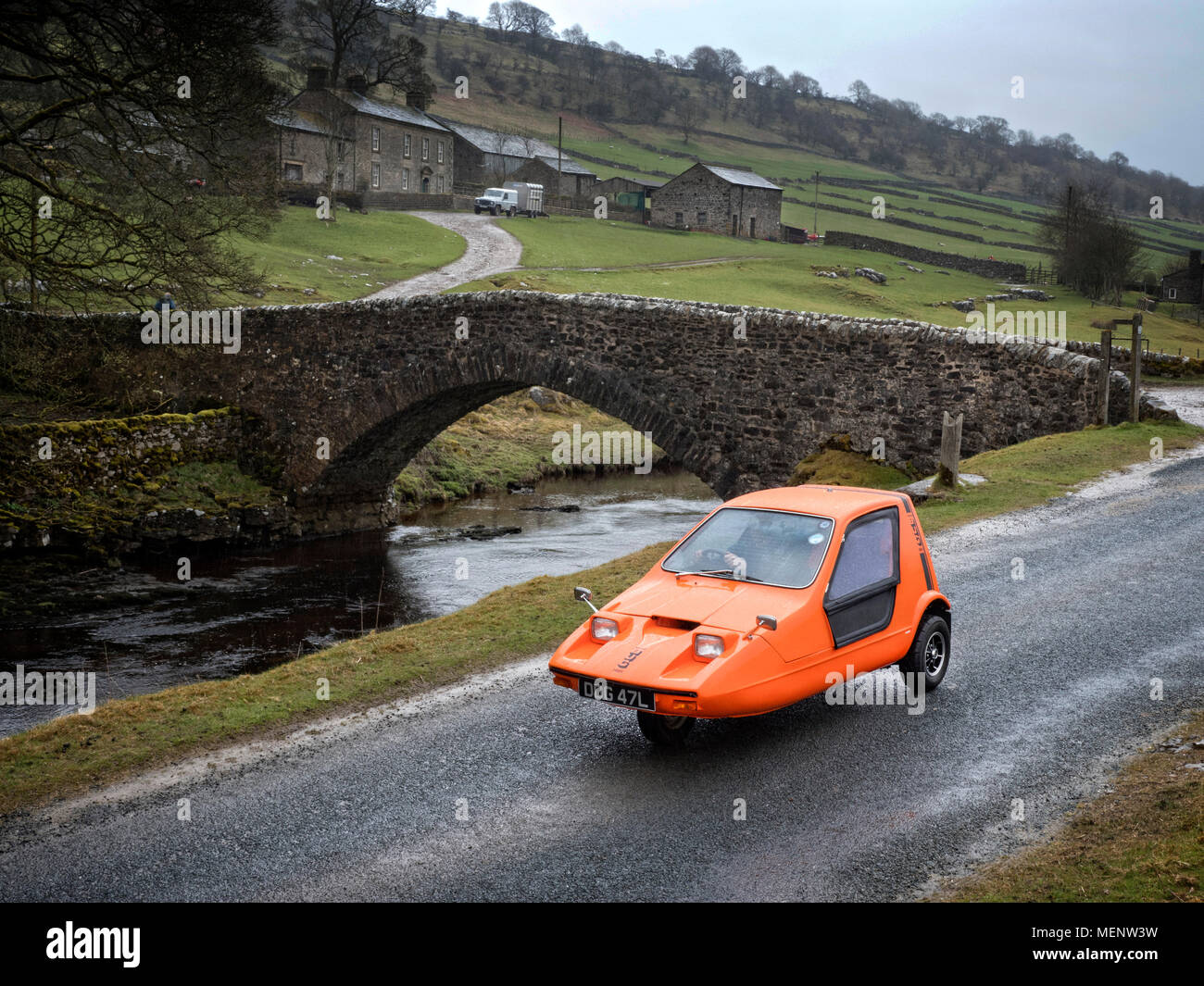 1972 Bond Bug beim Yockenthwaite in Yorkshire. Stockfoto