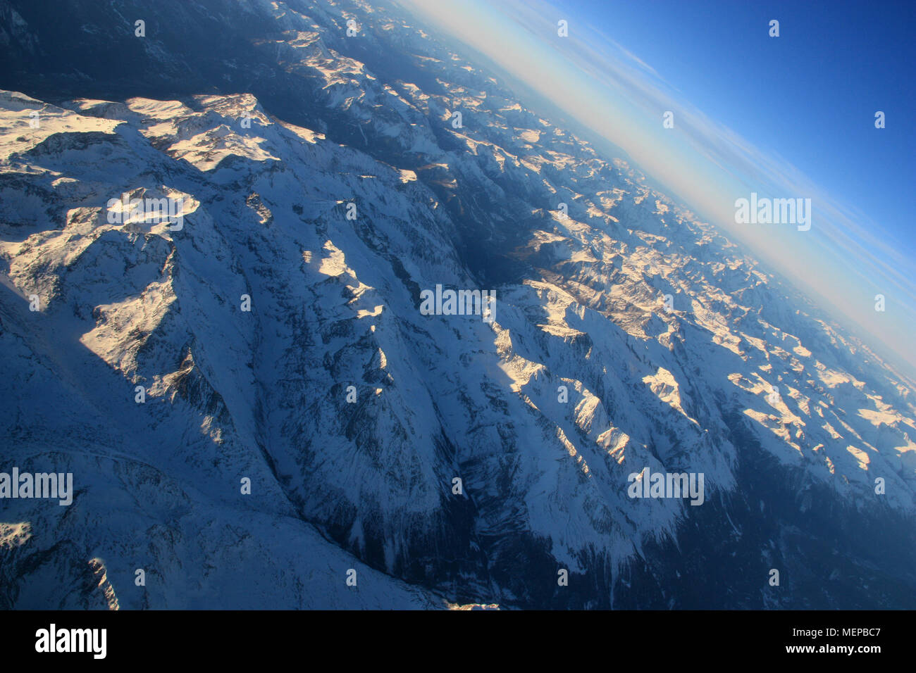 Überfliegen die Mont Blanc Massiv nähert sich Genf (Genève) Stockfoto