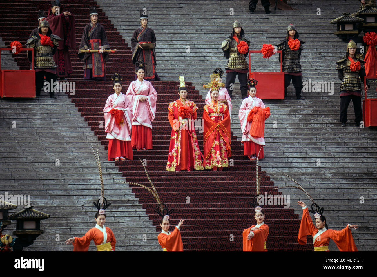 Antike chinesische Hochzeitszeremonie im Stil von Qin und Han Dynastien Stockfoto