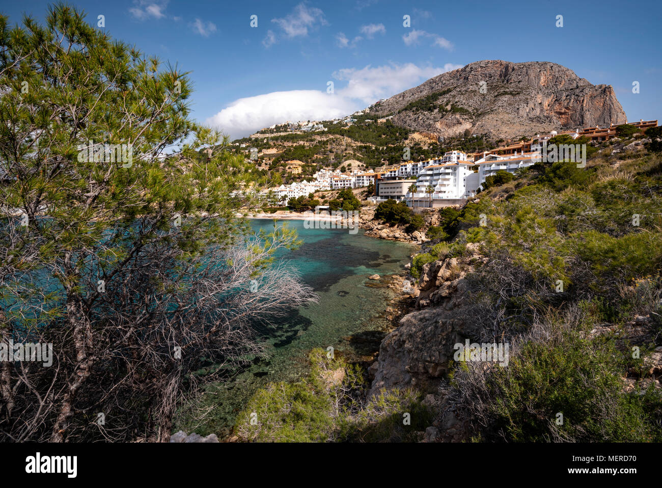 Zwischen Altea und Calpe die Mascarat Strand mit seinem türkisblauen Wasser Strände, Altea, Costa Blanca, Alicante, Spanien Stockfoto