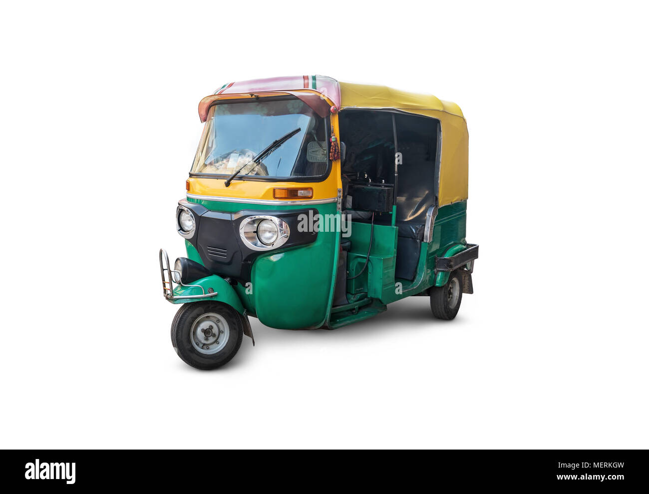 Der autorickshaw auf weißem Hintergrund. Traditionelle indische öffentliche Verkehrsmittel. Stockfoto