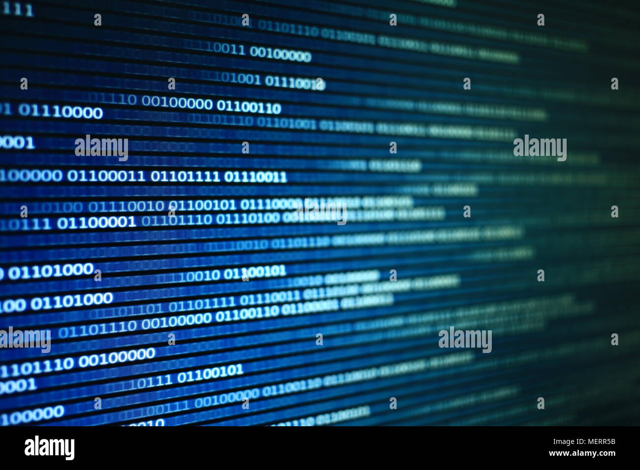 Blau ist der binäre Code Hintergrund. computer Datenübertragung Konzept. Computer KI Intelligenz Daten internet verbindung Konzepte. Foto von Bildschirm disp Stockfoto