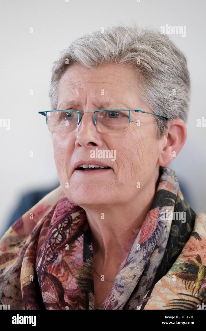 Besuch von Genevieve Darrieussecq, Generalsekretär der Minister von Armeen in Argentan Gendarmerie Stockfoto
