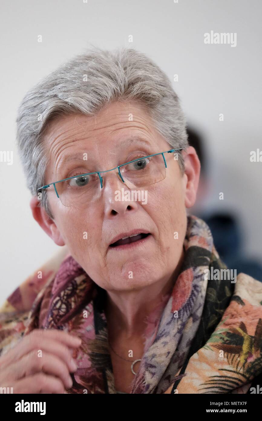 Besuch von Genevieve Darrieussecq, Generalsekretär der Minister von Armeen in Argentan Gendarmerie Stockfoto