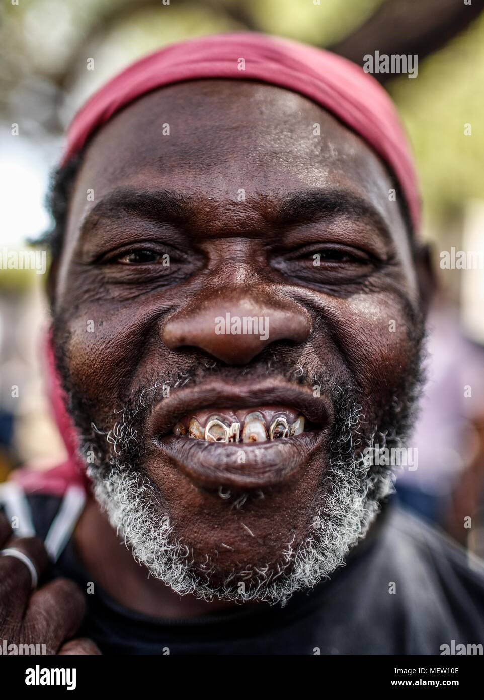 Kino, Mexiko. 23 Apr, 2018. Donald Trump, Präsident der USA, fährt mit seinem Plan am Montag die Einwanderung aus Mexiko zu stoppen, angesichts dieser Lage die Karawane der Migrantinnen mit einem März heute auf dem Boulevard Kino protestiert hat, im nördlichen Mexiko. Dieser halbe Tag der Karawane führte zwei Tage nach der Ankunft in Hermosillo, wo sie durch das Rote Kreuz, die Zivilgesellschaft und andere Organisationen unterstützt wurden rund 600 Migranten aus verschiedenen Ländern Mittelamerikas vom Roten Kreuz und Zivilgesellschaft. Credit: NortePhoto.com/Alamy leben Nachrichten Stockfoto