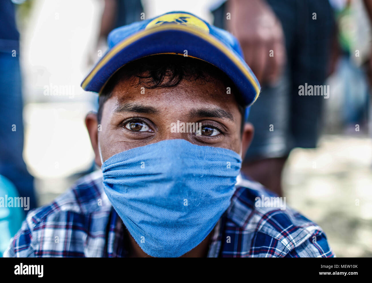 Kino, Mexiko. 23 Apr, 2018. Donald Trump, Präsident der USA, fährt mit seinem Plan am Montag die Einwanderung aus Mexiko zu stoppen, angesichts dieser Lage die Karawane der Migrantinnen mit einem März heute auf dem Boulevard Kino protestiert hat, im nördlichen Mexiko. Dieser halbe Tag der Karawane führte zwei Tage nach der Ankunft in Hermosillo, wo sie durch das Rote Kreuz, die Zivilgesellschaft und andere Organisationen unterstützt wurden rund 600 Migranten aus verschiedenen Ländern Mittelamerikas vom Roten Kreuz und Zivilgesellschaft. Credit: NortePhoto.com/Alamy leben Nachrichten Stockfoto