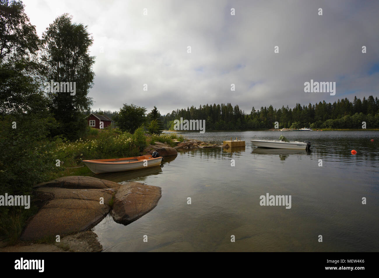 Dorf Tennviken an der schwedischen Küste hoch (UNESCO Weltnaturerbe Höga Kusten) Stockfoto