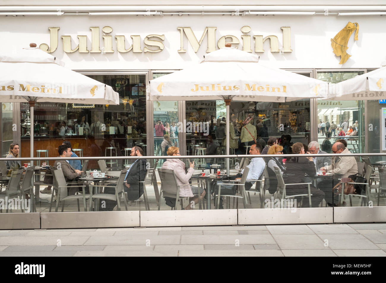 Julius Meinl Shop und Wustenrot Firmengebäude, Graben Straße, Wien, Österreich, Europa. Stockfoto