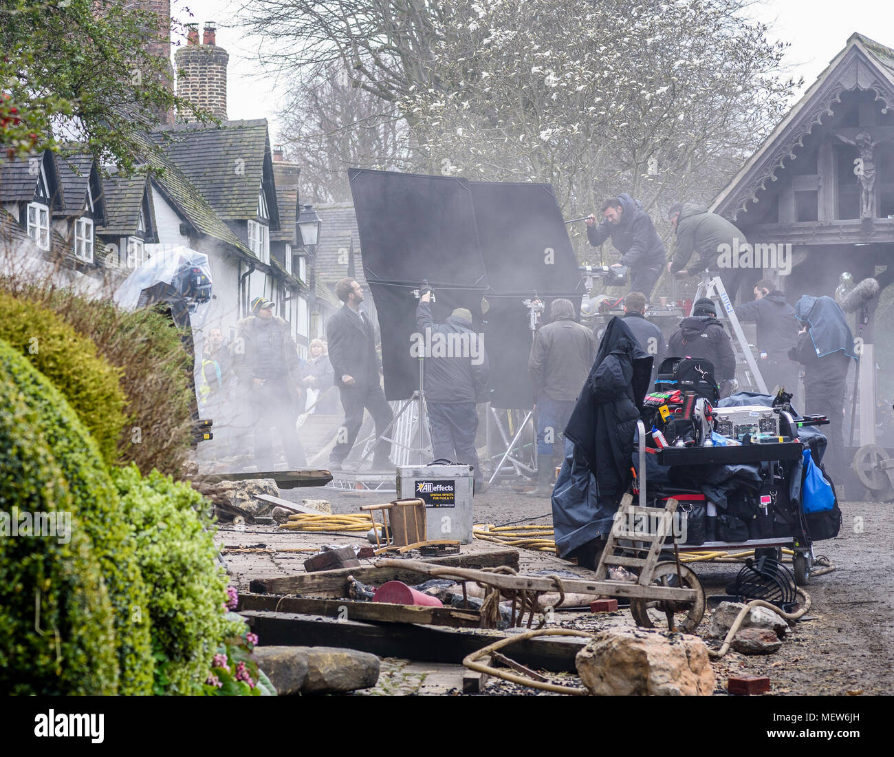 Great Budworth, UK. 11. April 2018. Schauspieler Rafe Spall Handeln eine Szene auf in der neuen BBC-Drama "Krieg der Welten" von HG Wells, Stockfoto