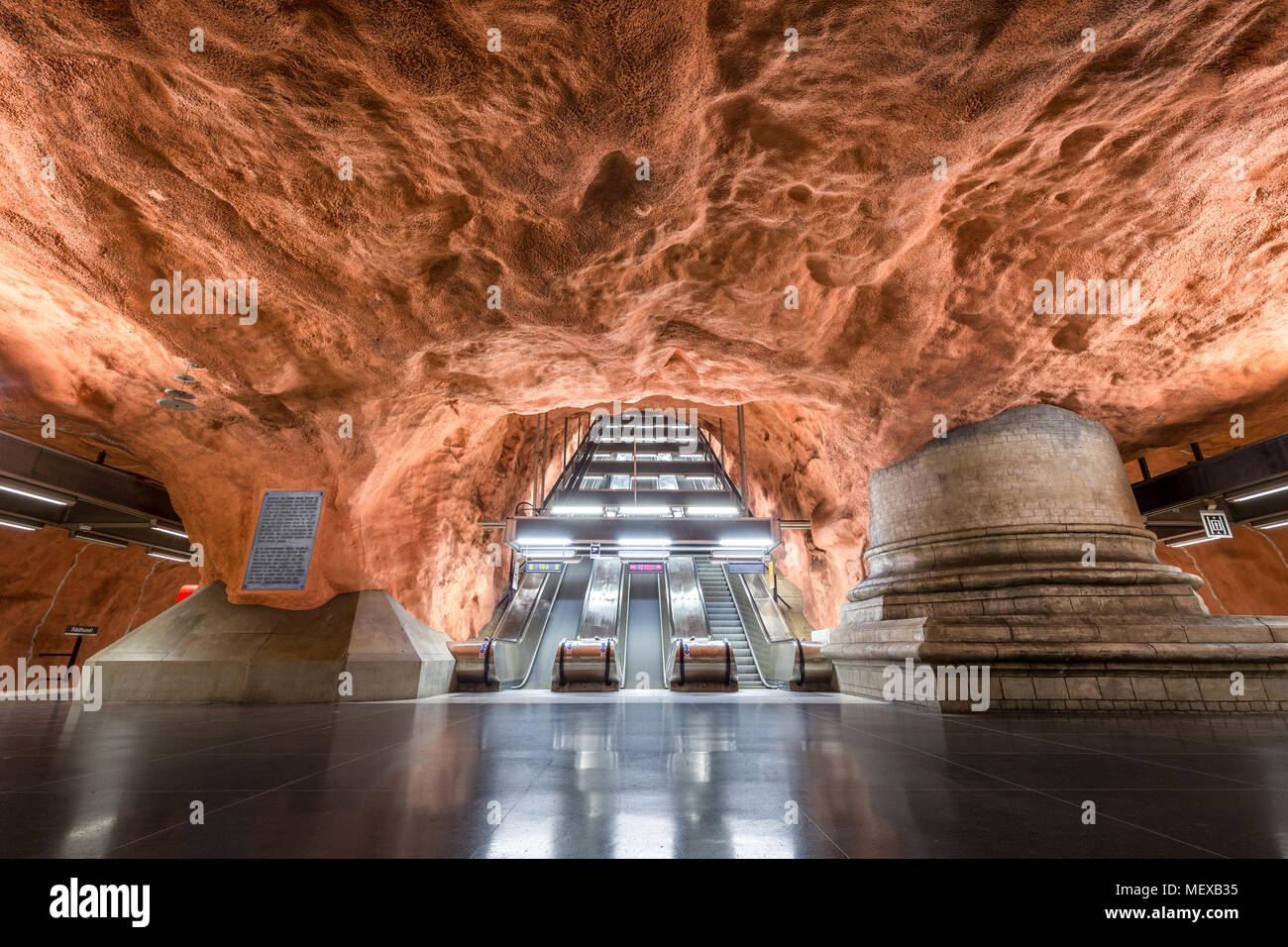 Klassische Ansicht der berühmten radhuset Metro Station Tunnelbana U-Bahn System in Stockholm, Schweden, Skandinavien Stockfoto