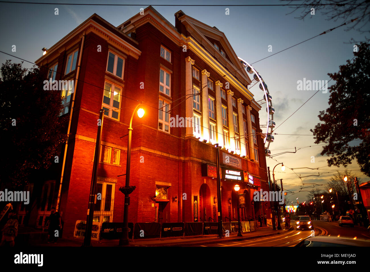 Atlanta, Hauptstadt des US-Bundesstaates Georgia, Downtown Wohnung, Mid-size Concert Hall bei Nacht Stockfoto