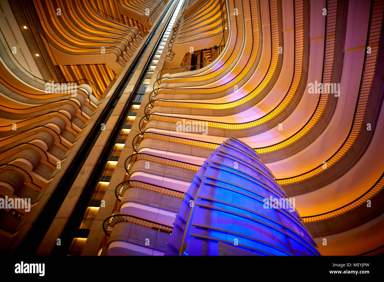 Atlanta, Hauptstadt des US-Bundesstaates Georgia, iconic Innenraum des Marriott Marquis, ein beliebtes Hotel in der Innenstadt von Atlanta auf Peachtree Avenue Stockfoto