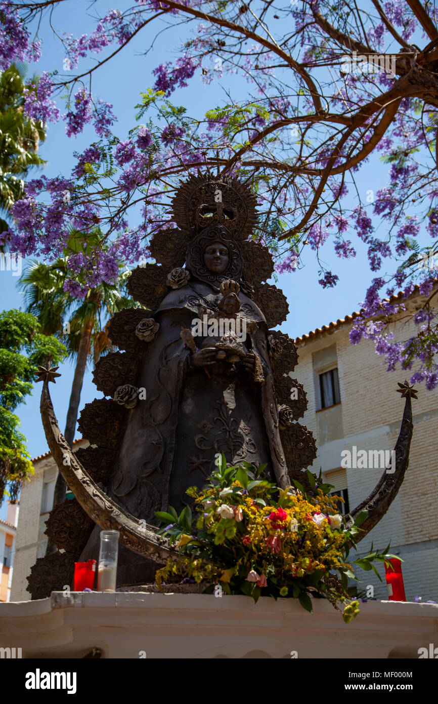 Nuestra Señora del Rocío, Madonna von El Rocío, Virgen del Rocío, die Jungfrau der Tau, Jungfrau von El Rocío, Calle Terraza, Estepona, Malaga, Spanien Stockfoto
