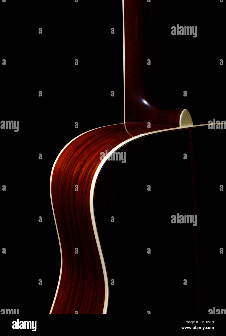Akustische Gitarre aus gesehen zurück Stockfoto