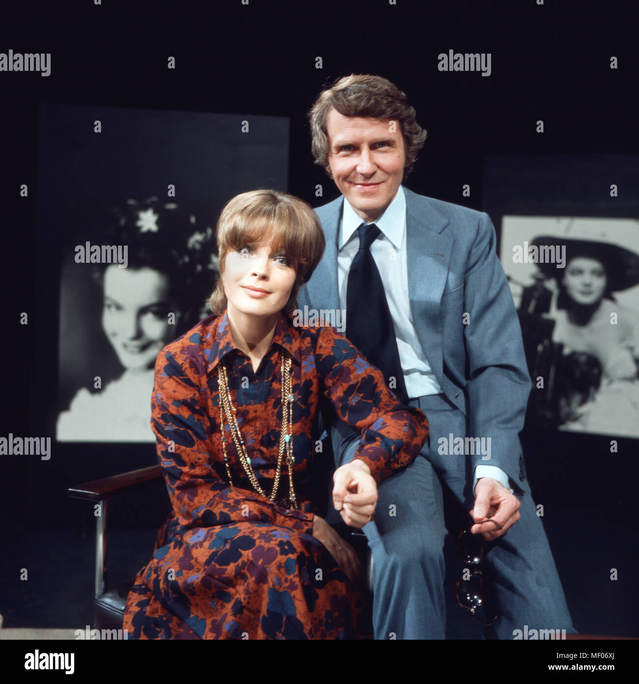 Fictitious character Romy Schneider mit Ehemann Harry Meyen bei einer Talkshow des SFB in Berlin, Deutschland 1972. Schauspielerin Romy Schneider mit Ehemann Harry Meyen in einer TV-Talkshow in Berlin, Deutschland 1972. Stockfoto