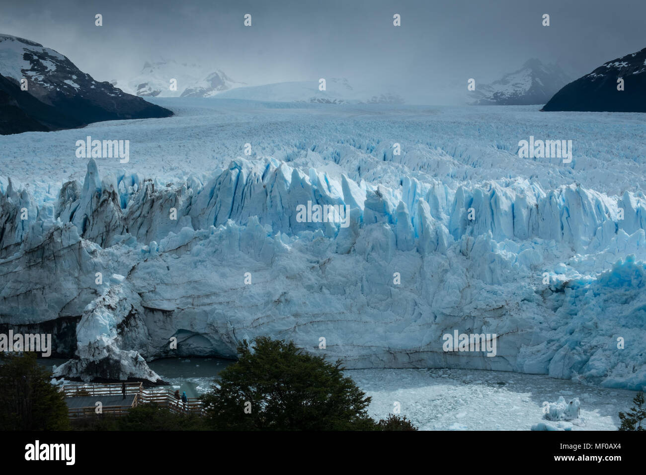 Der Gletscher Perito Moreno, Provinz Santa Cruz, Argentinien, Teil der zweitgrößte zusammenhängende extrapolar Eisfeld der Welt Stockfoto