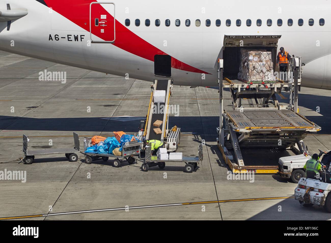 Abfertigung der Flugzeuge Stockfoto