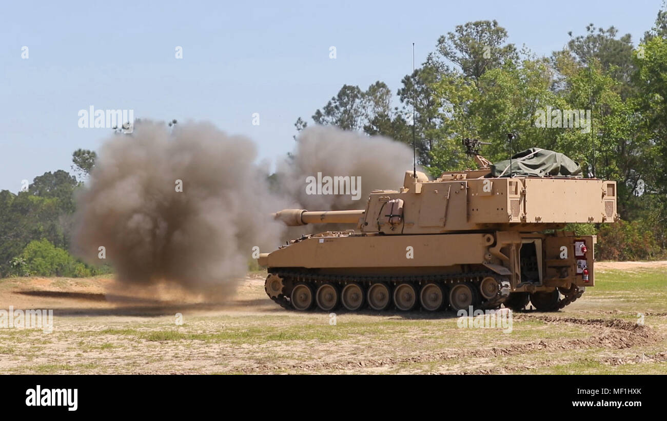 Soldaten, die von der Batterie B, 1., 9., 3. Field Artillery Regiment