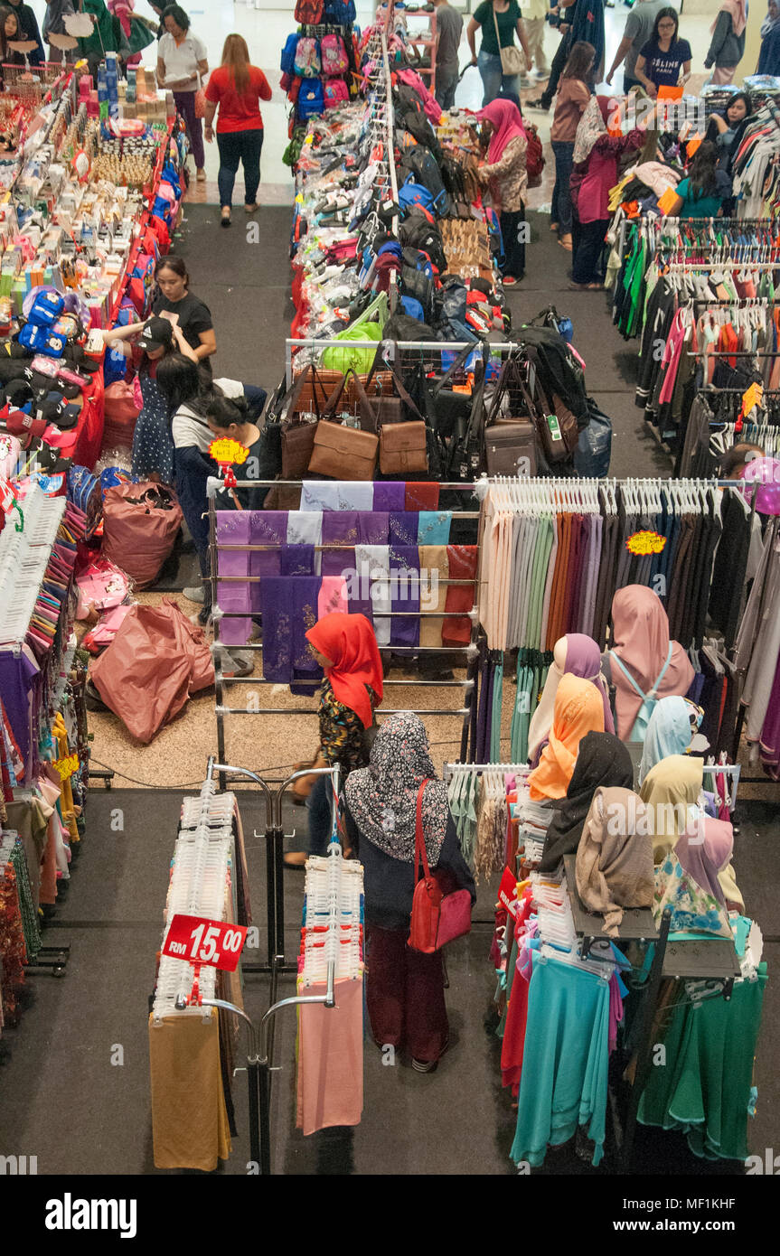 Wochenende in einem City Shopping Mall, Kota Kinabalu, Malaysia Borneo Stockfoto