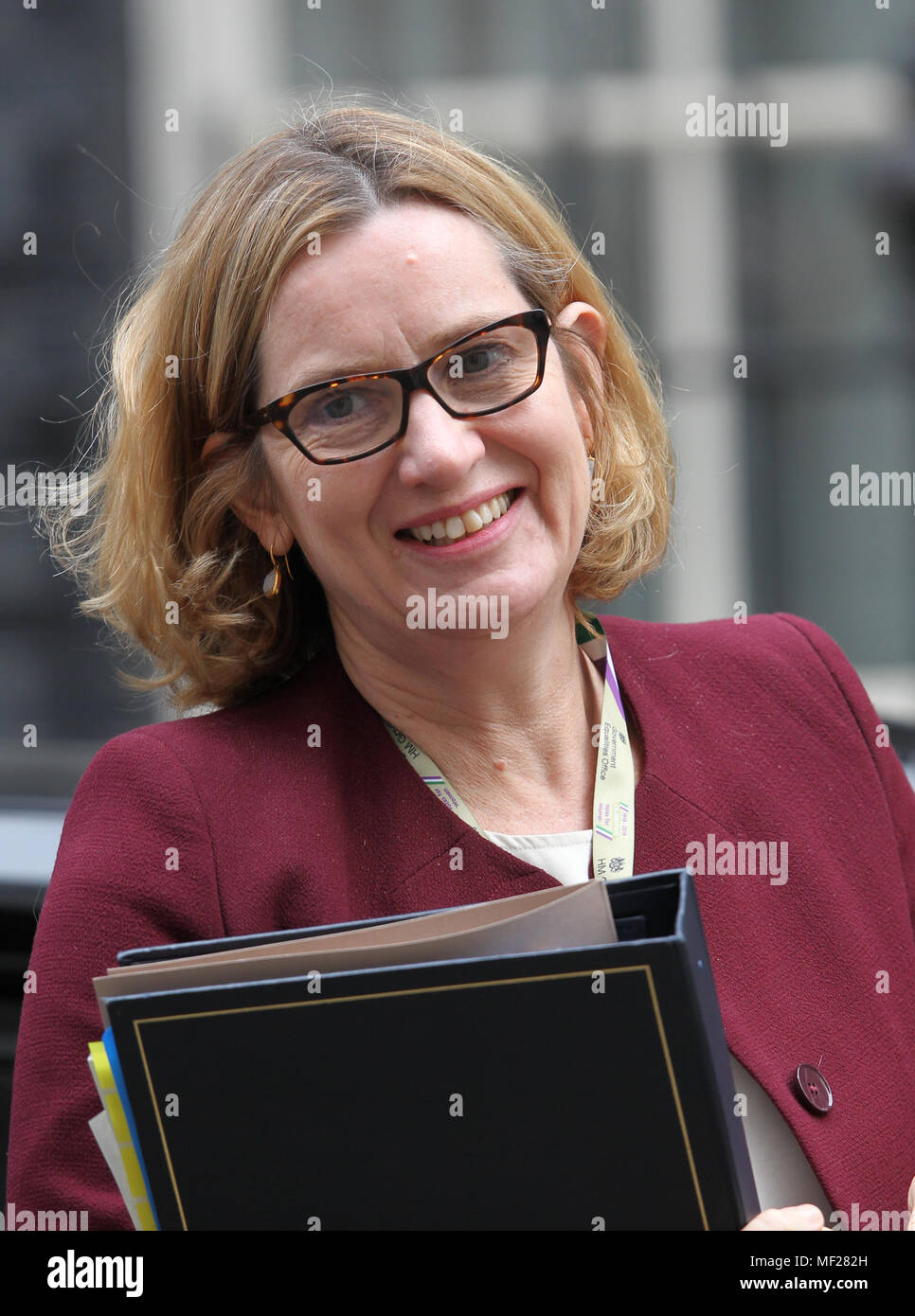 London, UK, 24. April 2018. Amber Rudd Staatssekretär für das Innenministerium bei Ankunft in der Downing Street Kredit: Stockfoto