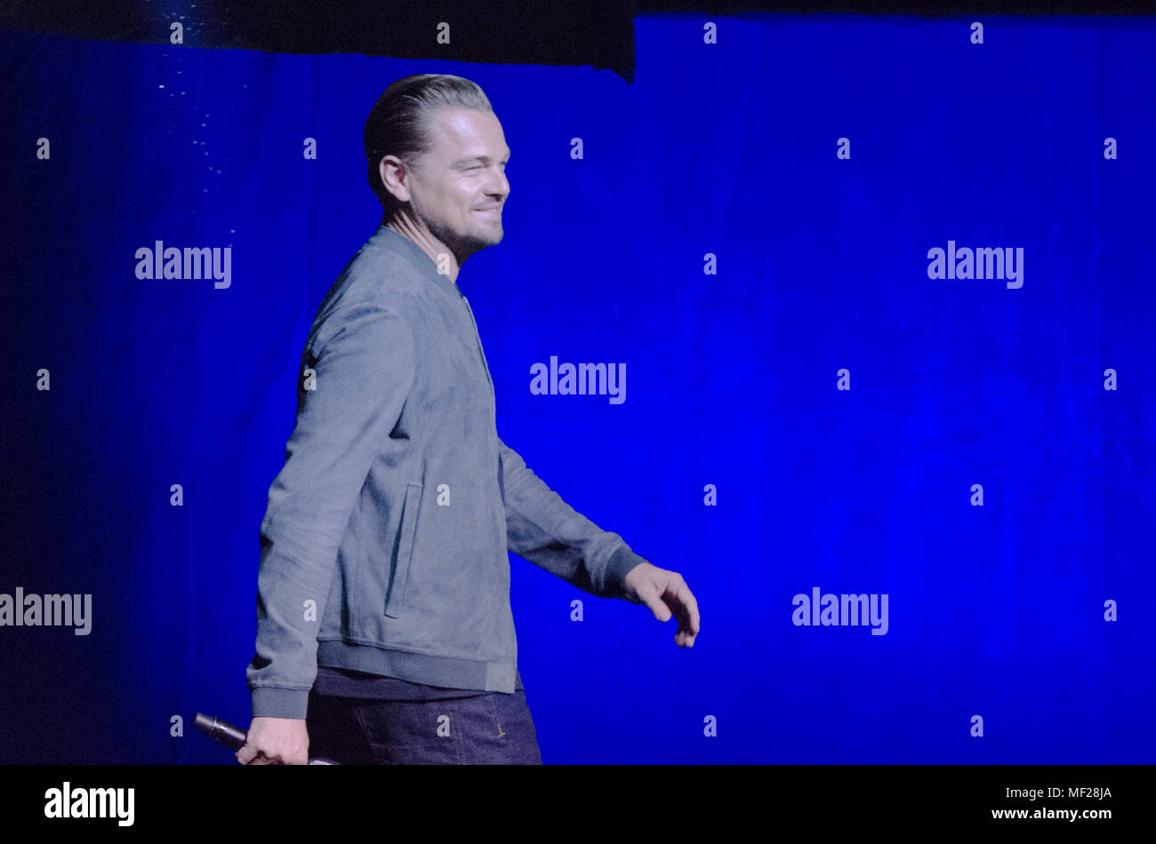 Las Vegas, USA. 24. Jan 2011. Leonardo DiCaprio betritt die Bühne auf Sony Pictures öffnung Nacht des CinemaCon im Caesars Palace am 23. März 2018 in Las Vegas, NV, USA zu sprechen. Credit: Foto Access/Alamy leben Nachrichten Stockfoto