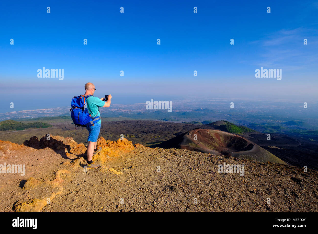 Wanderer, Krater Silvestri, Vulkan Ätna, Catania, Silzilien, Italienisch, Stockfoto
